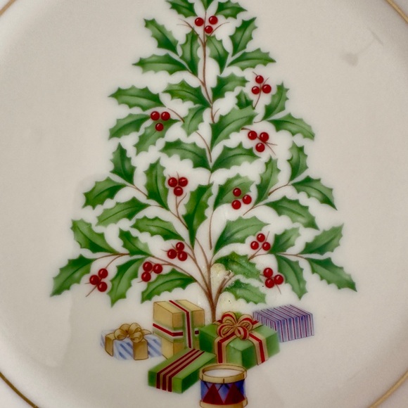 Lenox HOLIDAY TREE Plate Gold Lenox Porcelain
Dimensions Collection-8”Plate - Picture 2 of 6